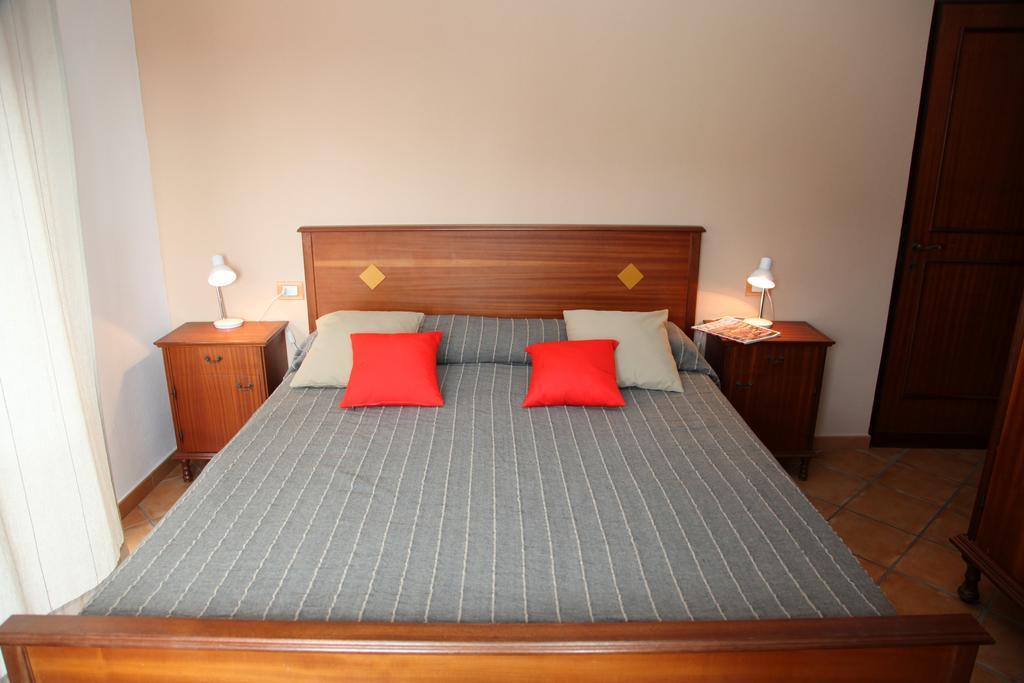 La Contessa Aparthotel Santa Teresa Gallura Szoba fotó