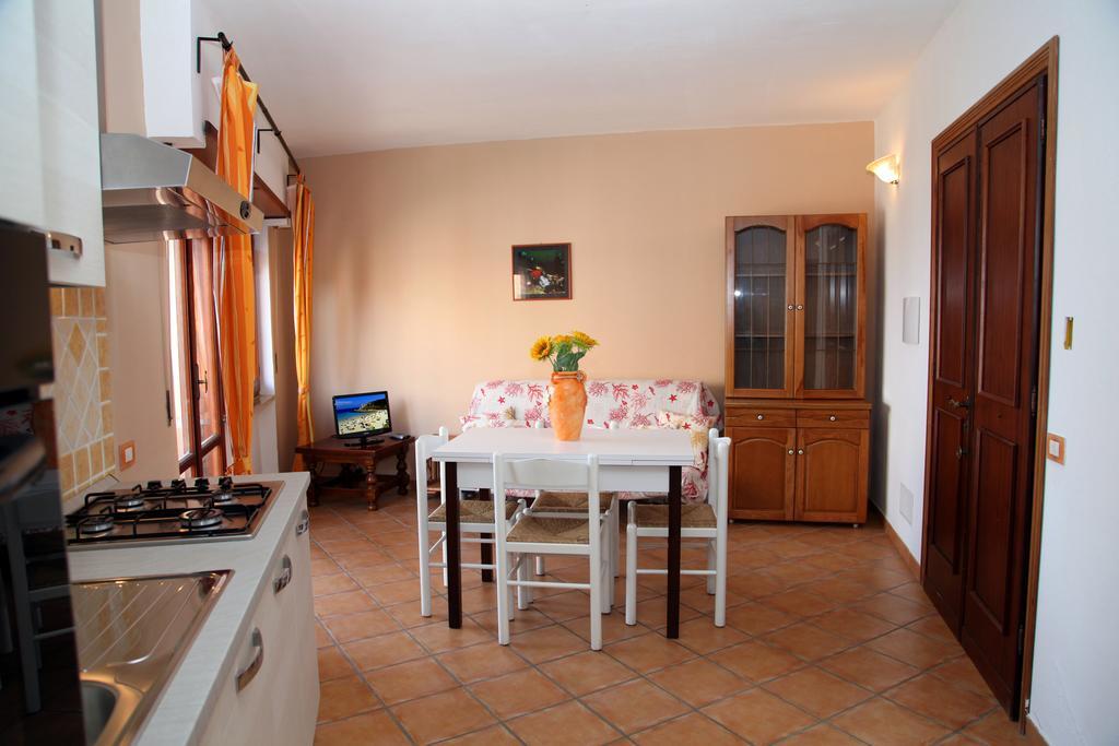 La Contessa Aparthotel Santa Teresa Gallura Szoba fotó