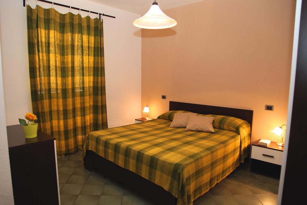La Contessa Aparthotel Santa Teresa Gallura Szoba fotó