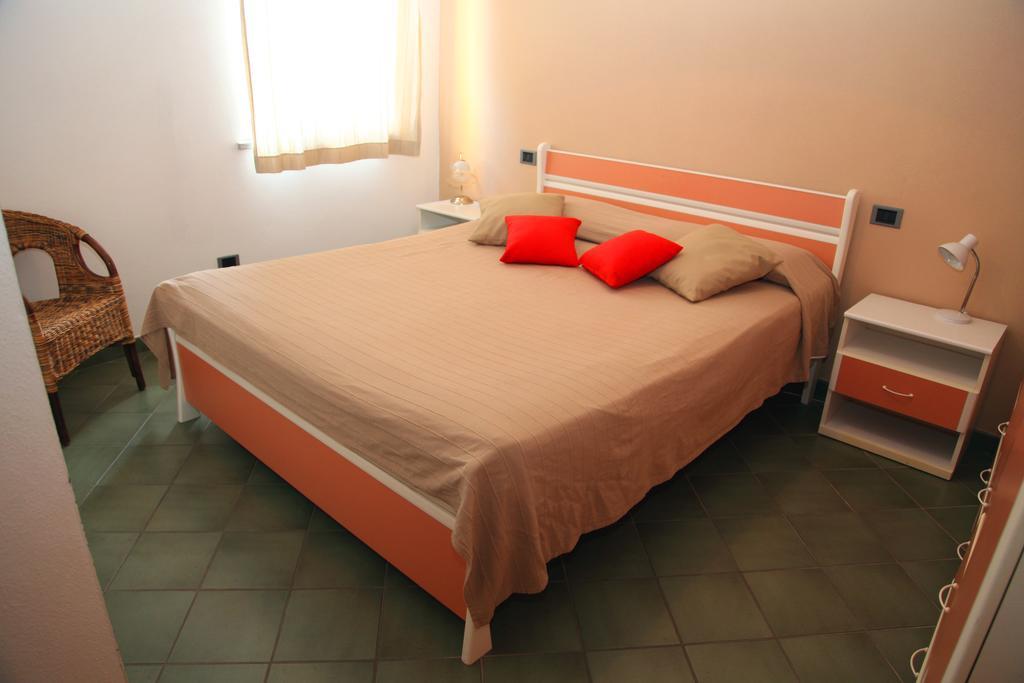 La Contessa Aparthotel Santa Teresa Gallura Szoba fotó