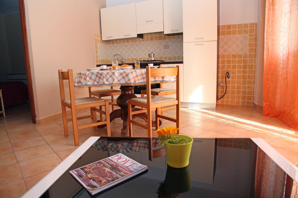 La Contessa Aparthotel Santa Teresa Gallura Szoba fotó