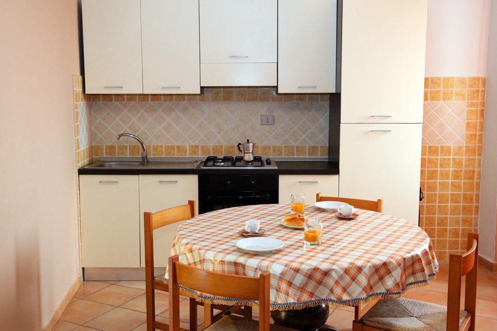 La Contessa Aparthotel Santa Teresa Gallura Szoba fotó