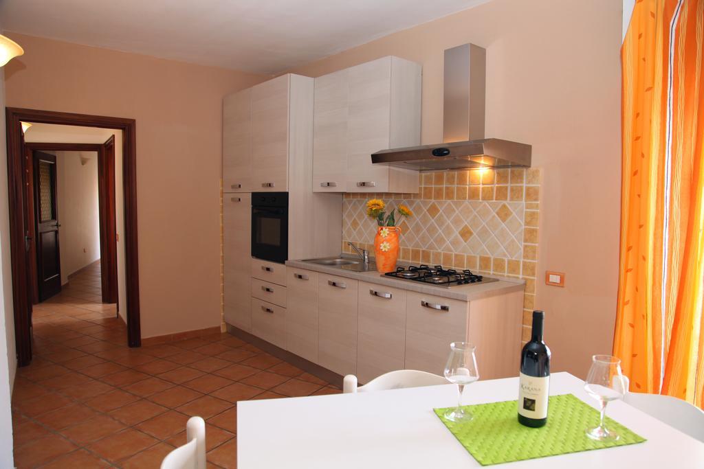 La Contessa Aparthotel Santa Teresa Gallura Szoba fotó